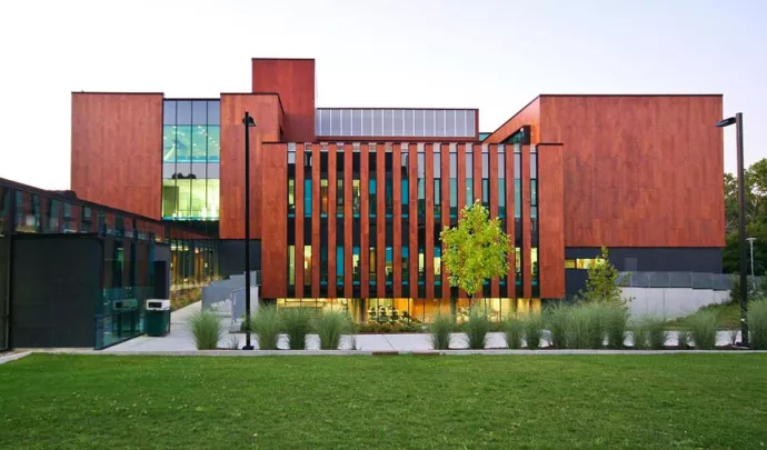 Exterior view of the UTM Library building in the summer season