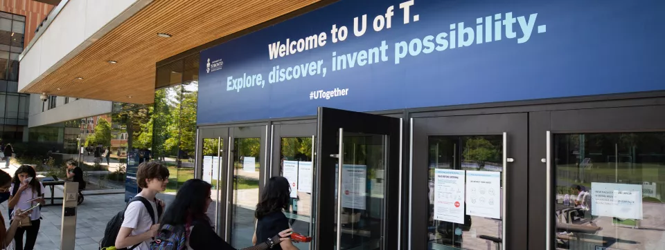 UTM Students entering through door_ Welcome to Uoft