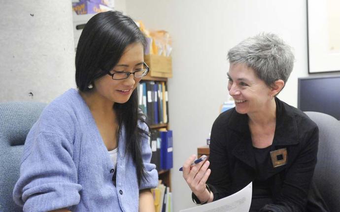 Instructor Maggie Roberts with a student in the English Language Development Centre at University of Toronto Scarborough
