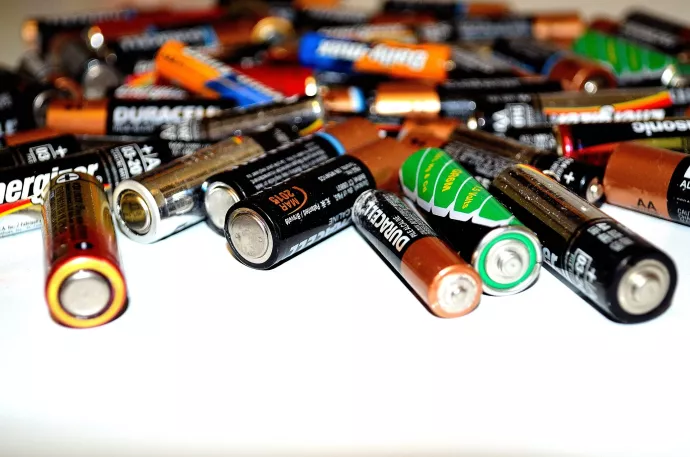 A pile of used batteries. Image from Pixabay.