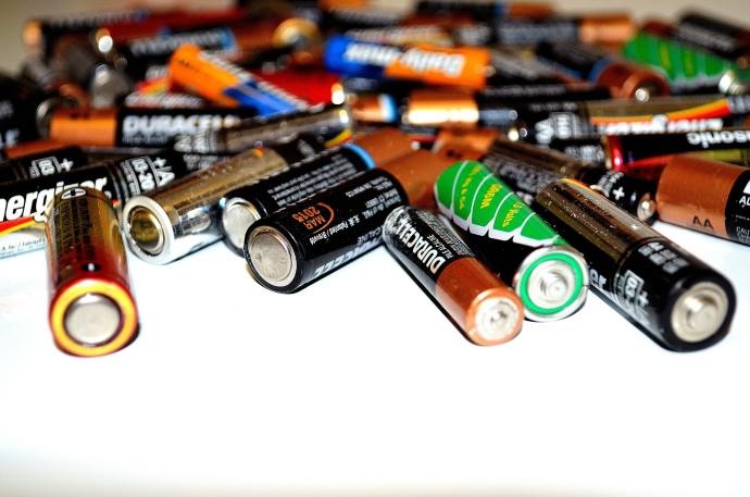 A pile of used batteries. Image from Pixabay.