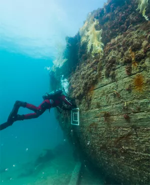 Diver at the underwater site of the Erebus