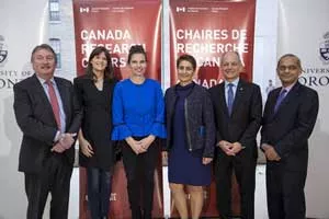 Group photos of SSHRC President Ted Hewitt, Assistant Professor Angela Schoellig, Federal Science Minister Kirsty Duncan, Professor Rama Khokha, U of T President Meric Gertler and U of T Vice-President, Research and Innovation Vivek Goel 