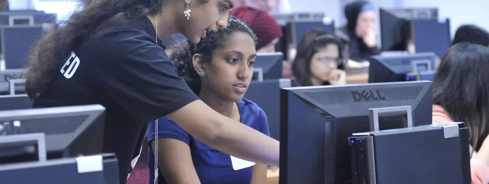 UTM students in a computer lab